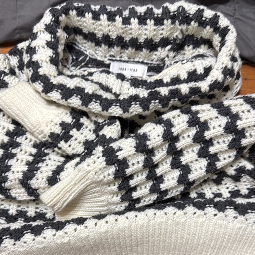 John + Jenn Black and White Knit Sweater - Picture 2 of 2